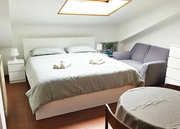 Cozy Little Penthouse With Terrace In Rome