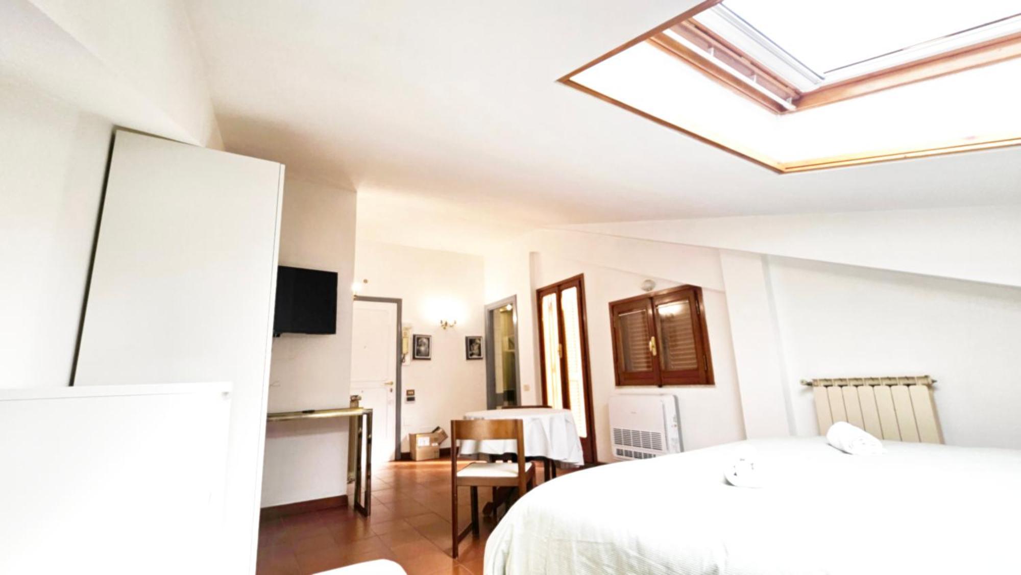 Cozy Little Penthouse With Terrace In Rome * Roma