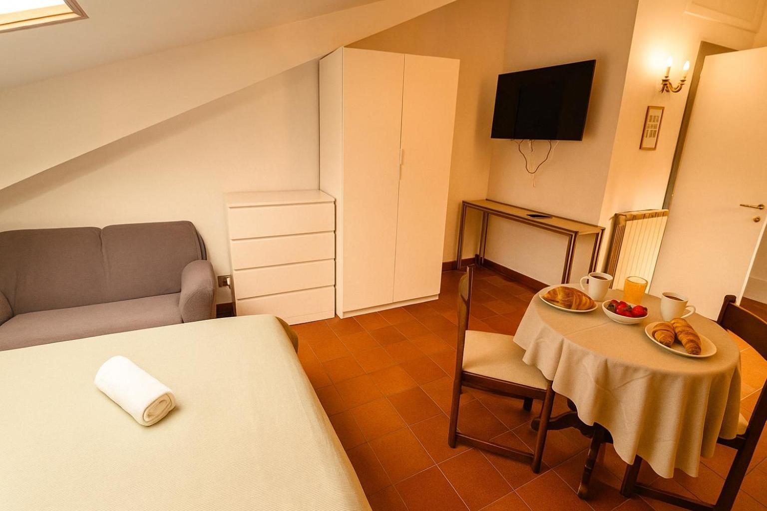 Air Conditioned Little Penthouse With Terrace In *