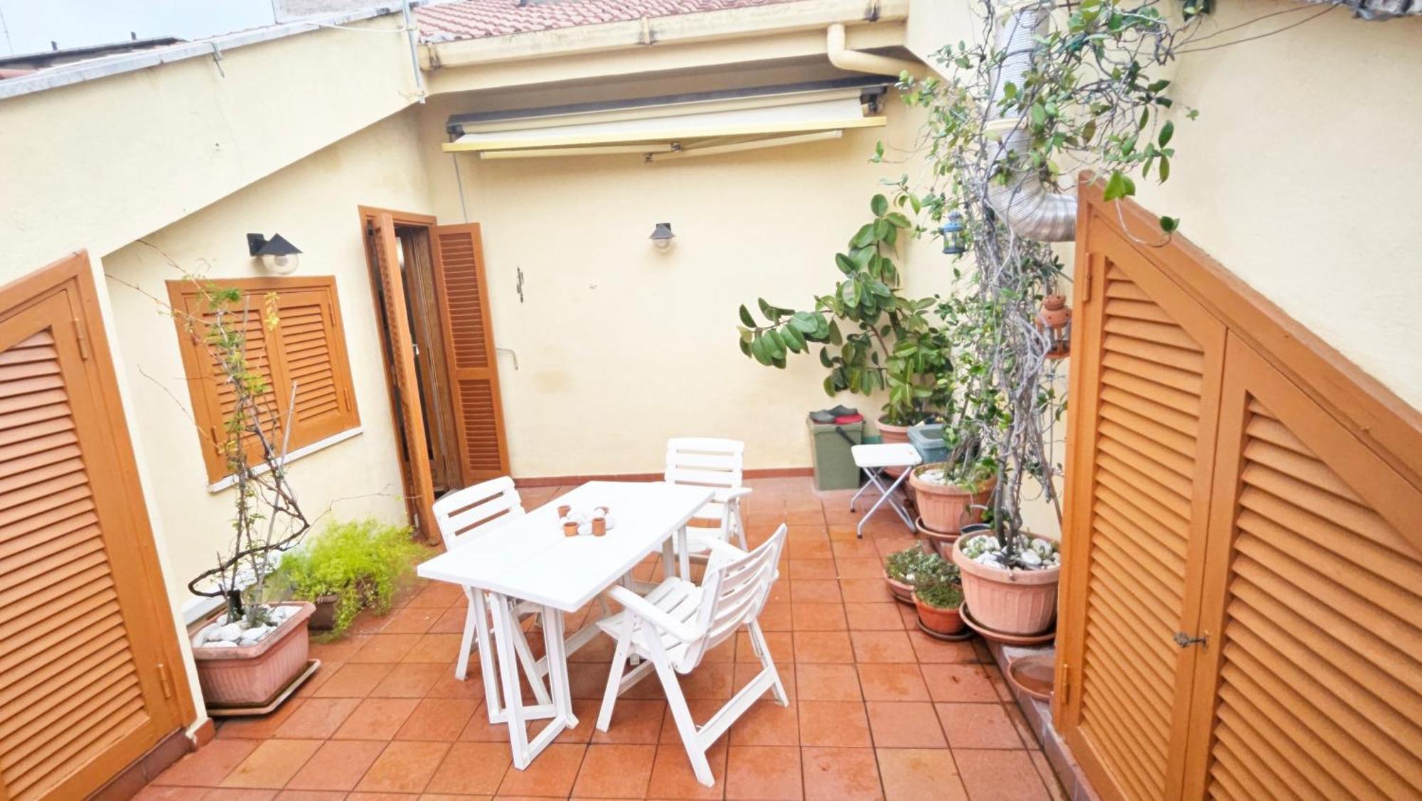 Apartamento Air Conditioned Little Penthouse With Terrace In *
